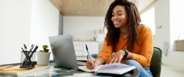 Man reading coverletter