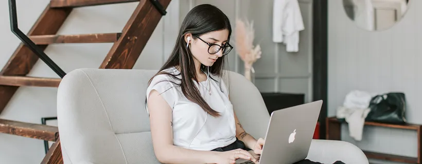 Lady working on laptop 